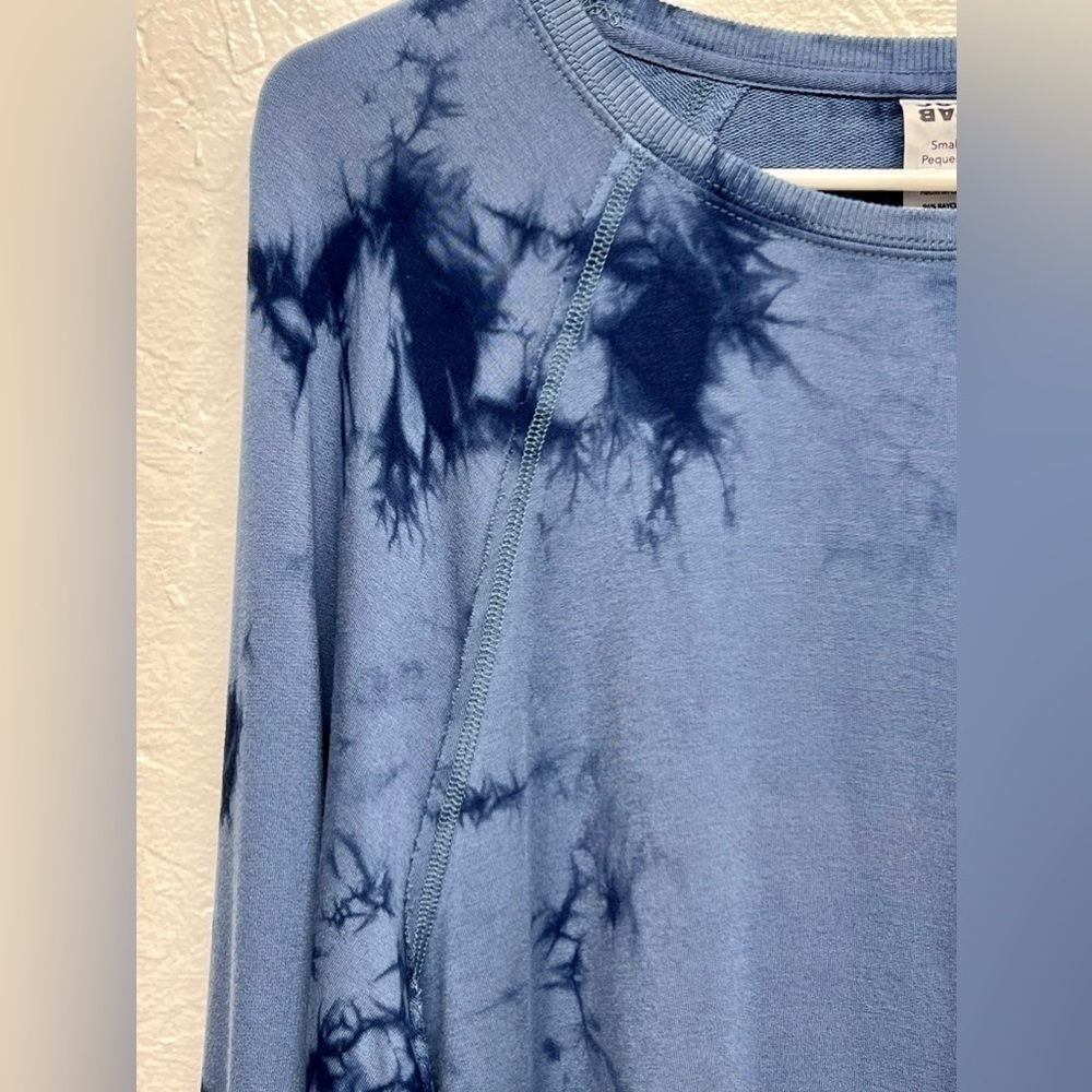 WOMEN’S French Terry Sweatshirt-S - Picture 2 of 9